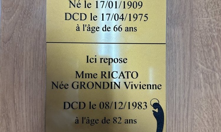 Promotion sur les croix tombales et plaques funéraires d'identité à Saint-Benoît